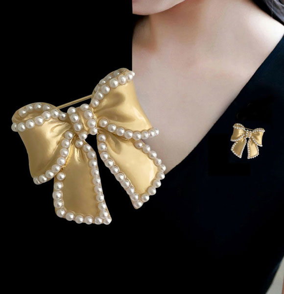 High-end Temperament Pearl Flower Brooch White Pink Tulip Bouquet Brooch Korean version Popular Accessories