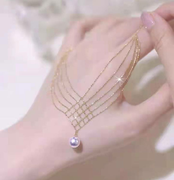 Pearl drop gold overlapping clavicle chain necklace